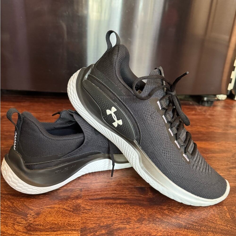 (10.5) Under Armor UA Dynamic Intelliknit Training Shoes